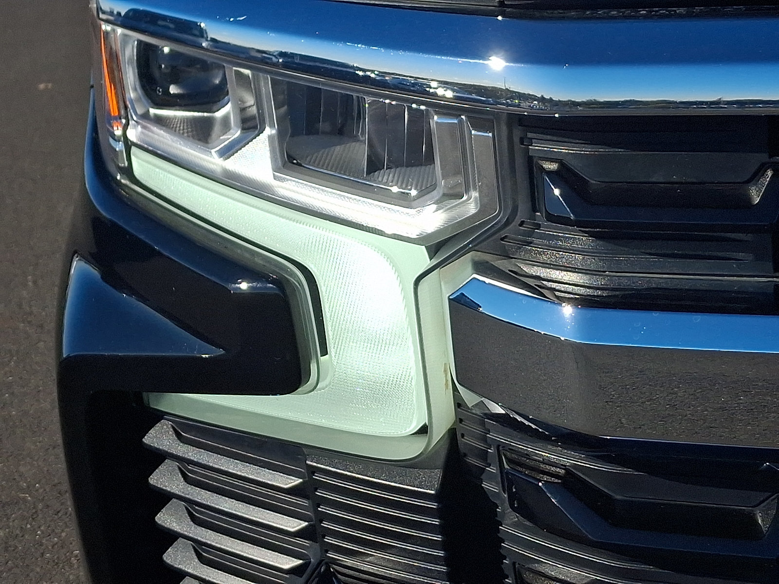 Used 2022 Chevrolet Silverado 1500 LT AWD/4WD image 9