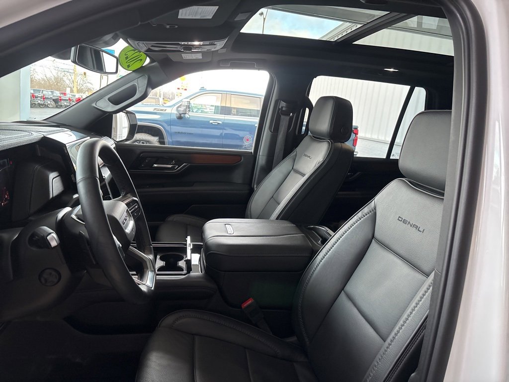 Used 2025 GMC Yukon Denali image 8