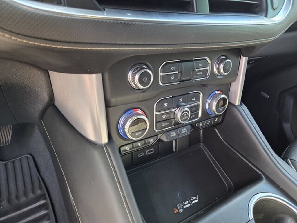 Used 2022 GMC Yukon SLT w/ SLT Luxury Package AWD/4WD image 8