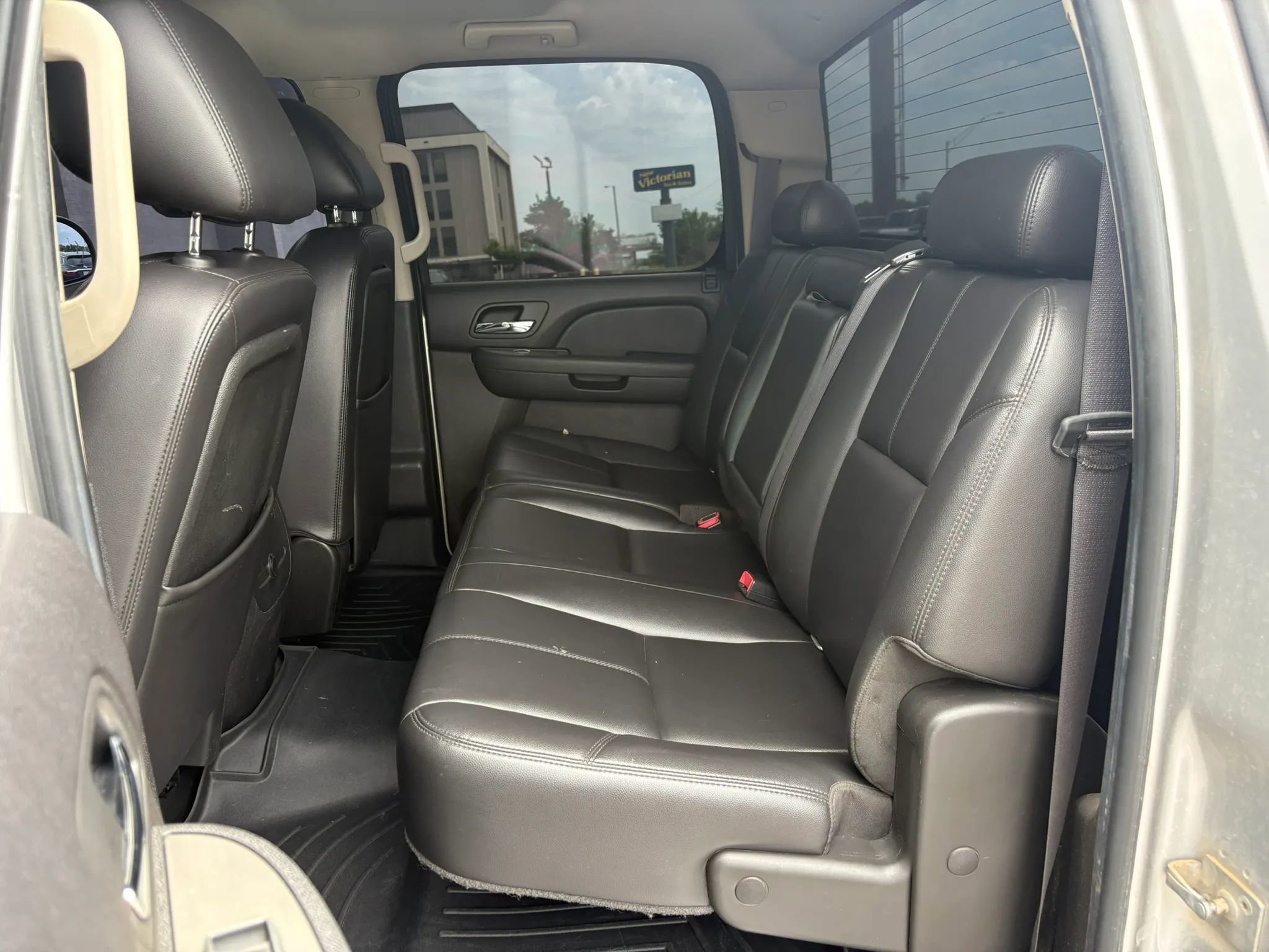 Used 2010 GMC Sierra 1500 SLT w/ All-Terrain Package AWD/4WD image 18