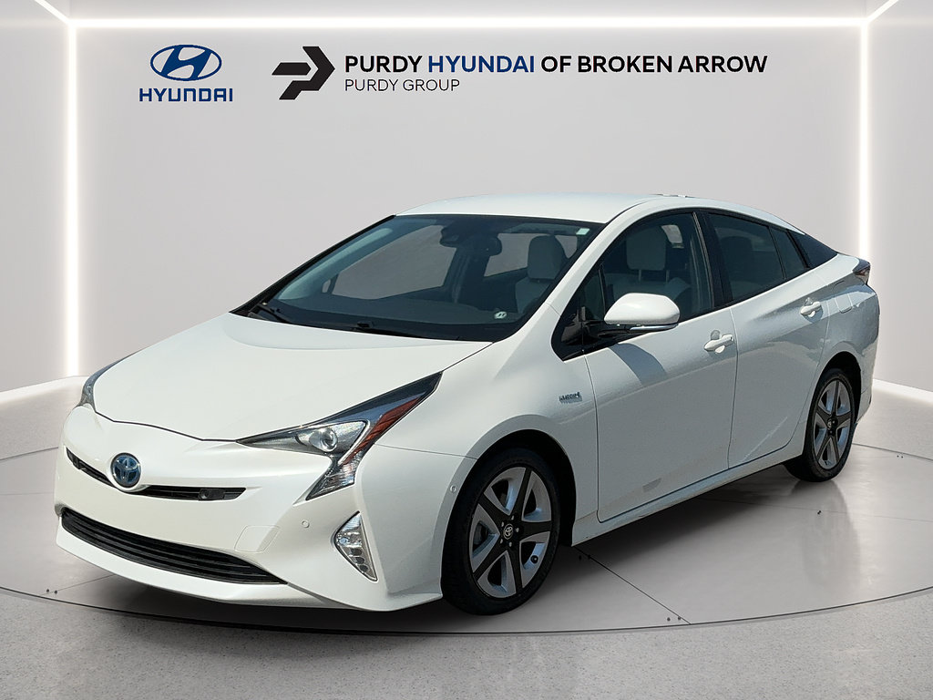 Used 2017 Toyota Prius Four Touring w/ Premium Convenience Package FWD image 7