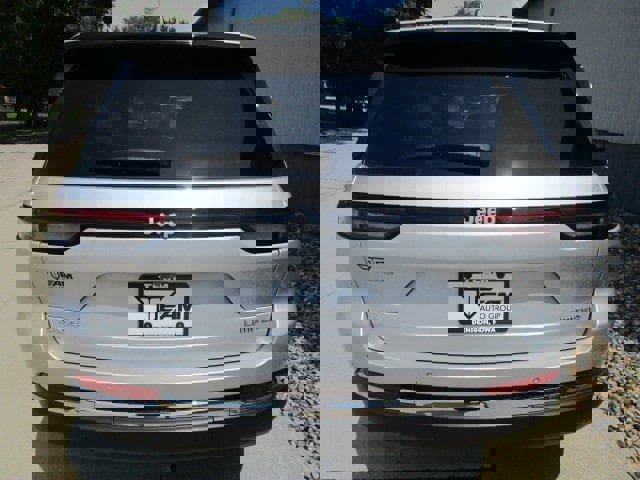 Used 2024 Jeep Grand Cherokee Limited image 6