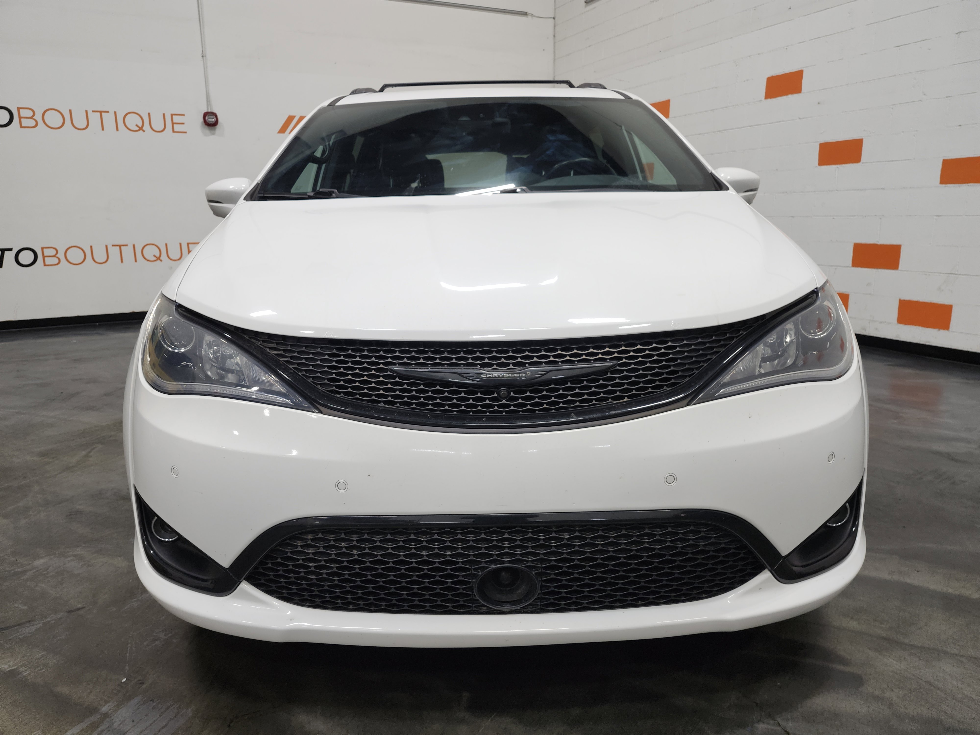 Used 2019 Chrysler Pacifica Limited w/ Advanced Safetytec Group image 11