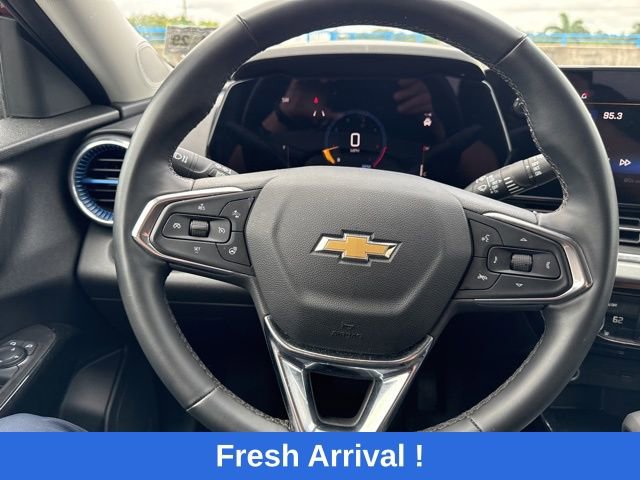 Used 2025 Chevrolet Trax LT w/ LT Convenience Package FWD image 5