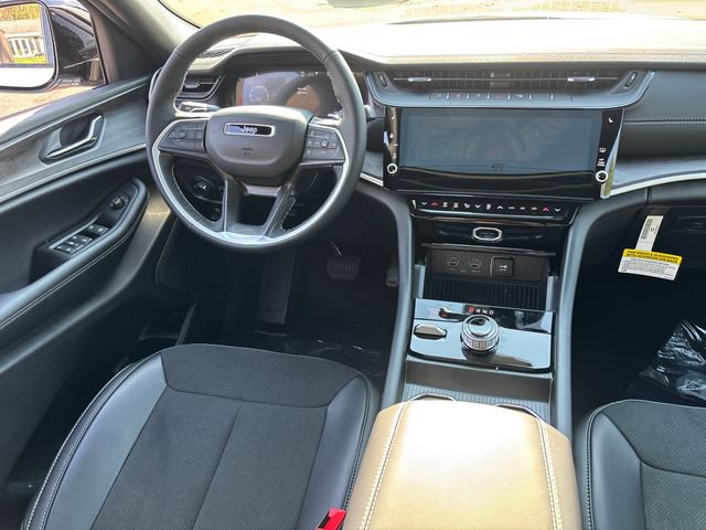 New 2026 Jeep Grand Cherokee Altitude AWD/4WD image 10