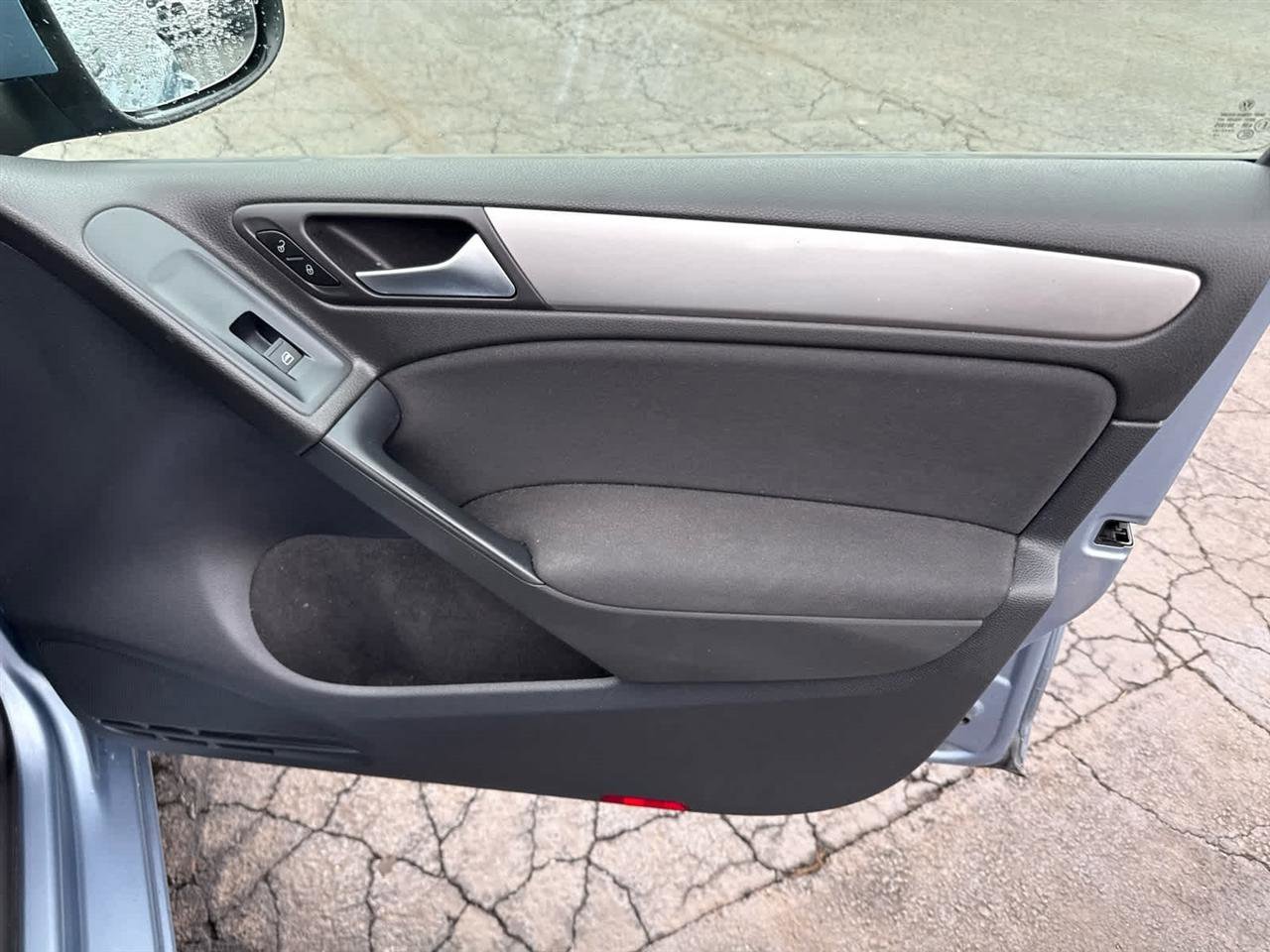 Used 2011 Volkswagen Golf 4-Door image 20