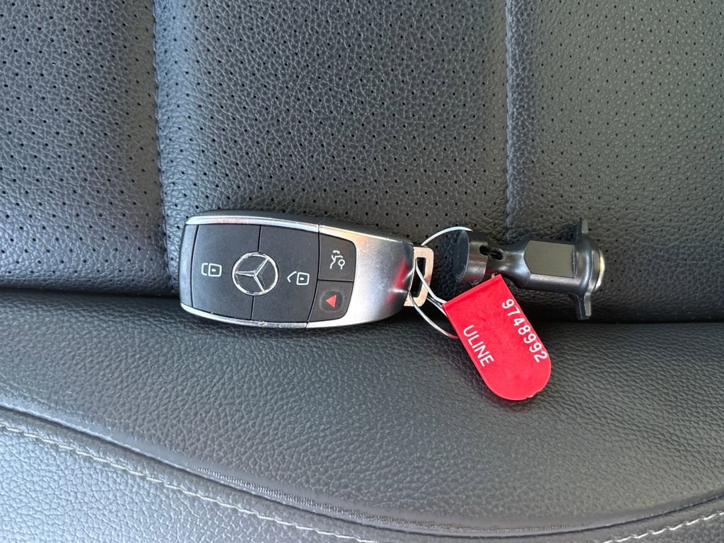 Used 2022 Mercedes-Benz GLE 350 GLE 350 w/ 3rd Row Seat Package image 28