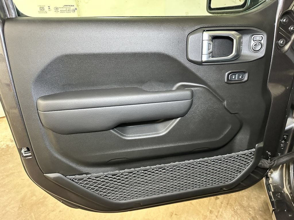 New 2026 Jeep Gladiator Sport AWD/4WD image 17