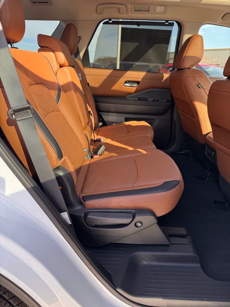 Used 2025 Nissan Pathfinder Platinum w/ Cargo Package FWD image 14