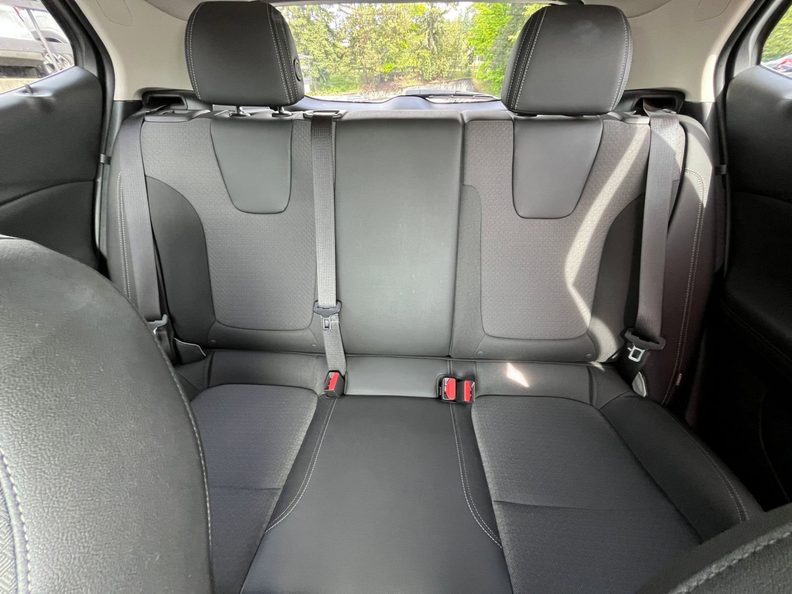 Used 2025 Buick Encore GX Preferred FWD image 39