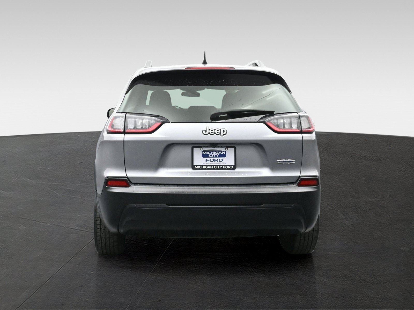 Used 2020 Jeep Cherokee Latitude w/ Cold Weather Group FWD image 3