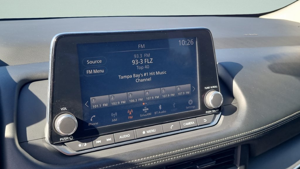 Used 2024 Nissan Rogue S FWD image 19