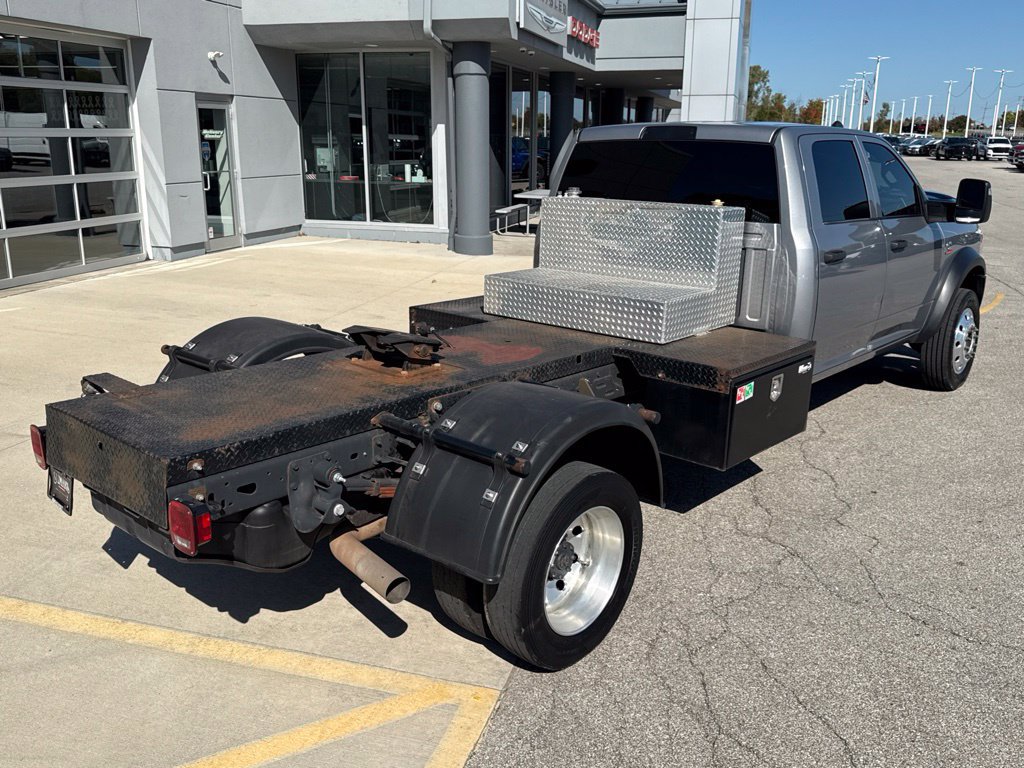 Used 2024 RAM 5500 Tradesman w/ Chrome Appearance Group AWD/4WD image 2