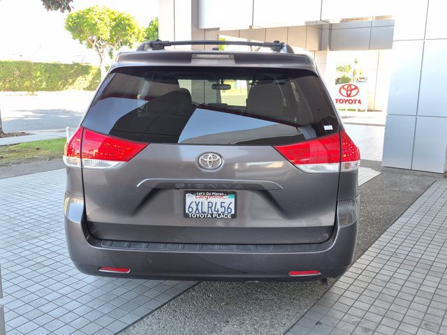 Used 2013 Toyota Sienna LE w/ Towing Pkg FWD image 10