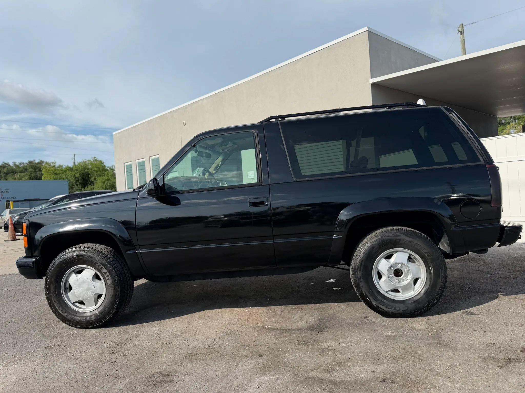 Used 1995 GMC Yukon 4WD 2-Door image 5
