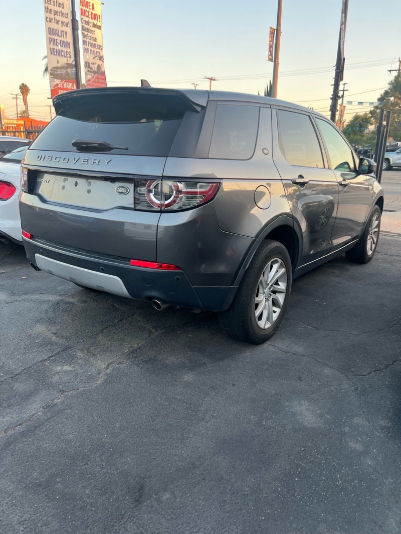 Used 2016 Land Rover Discovery Sport HSE AWD/4WD image 3