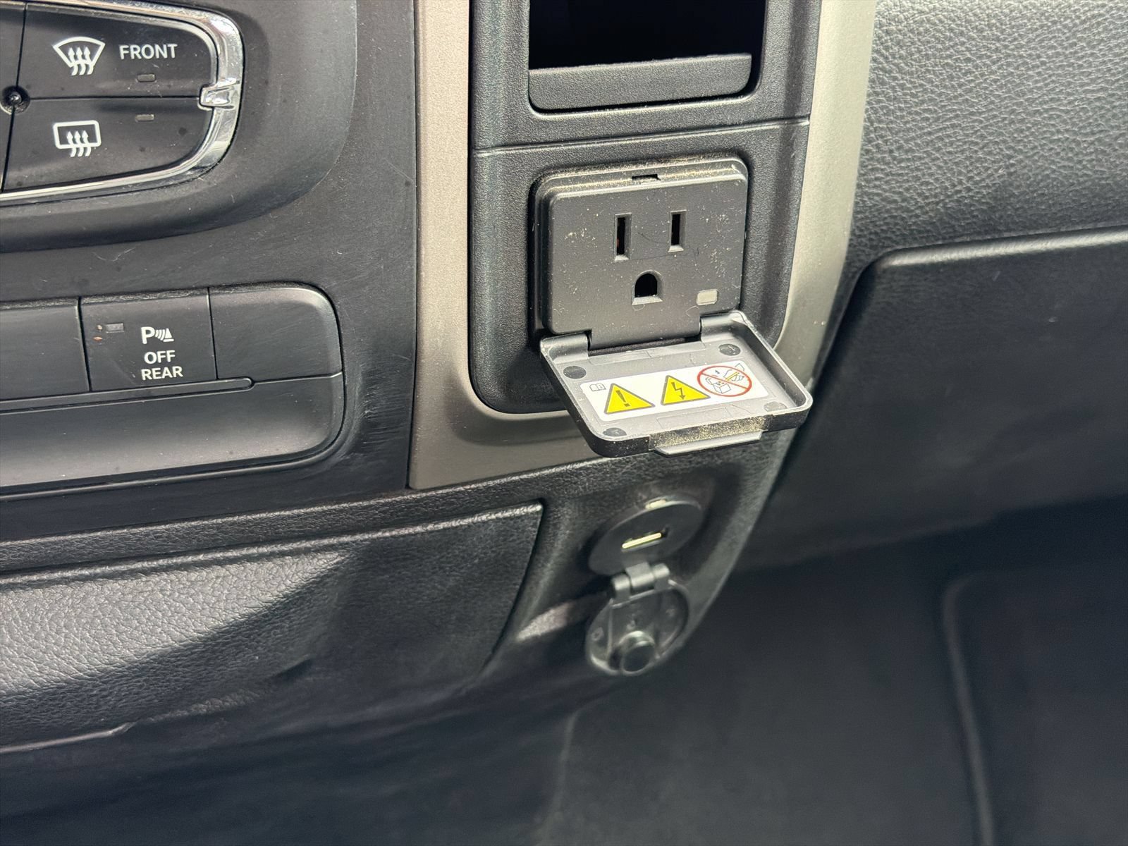 Used 2020 RAM 1500 Warlock w/ Electronics Group RWD image 31