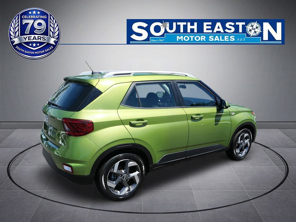 Used 2024 Hyundai Venue SEL FWD image 7