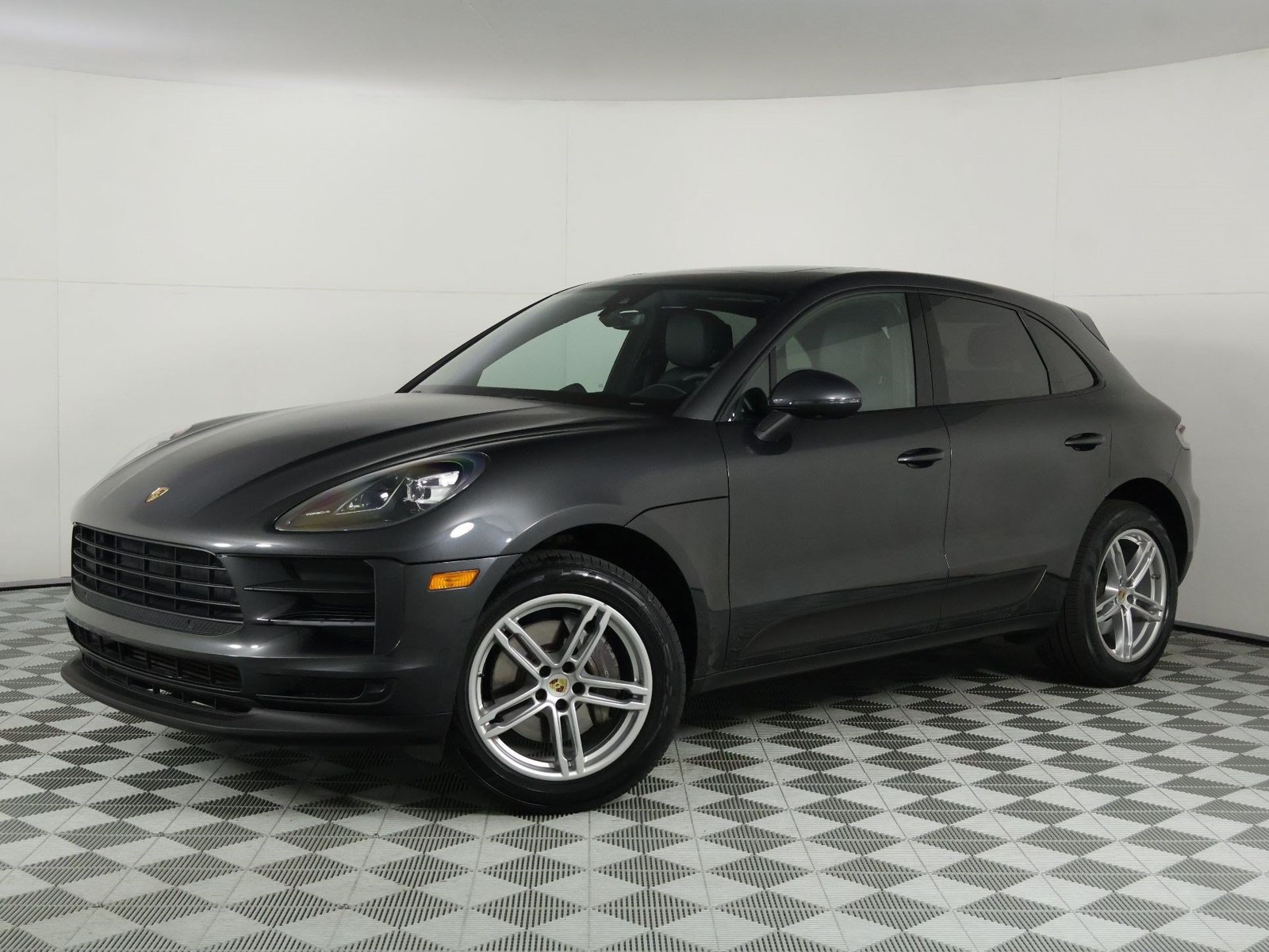 Certified 2021 Porsche Macan AWD/4WD image 35