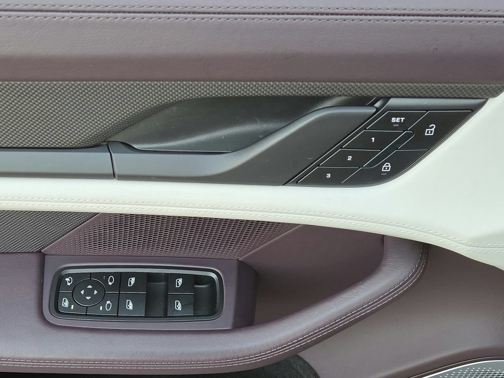 Certified 2025 Porsche Taycan Turbo AWD/4WD image 7