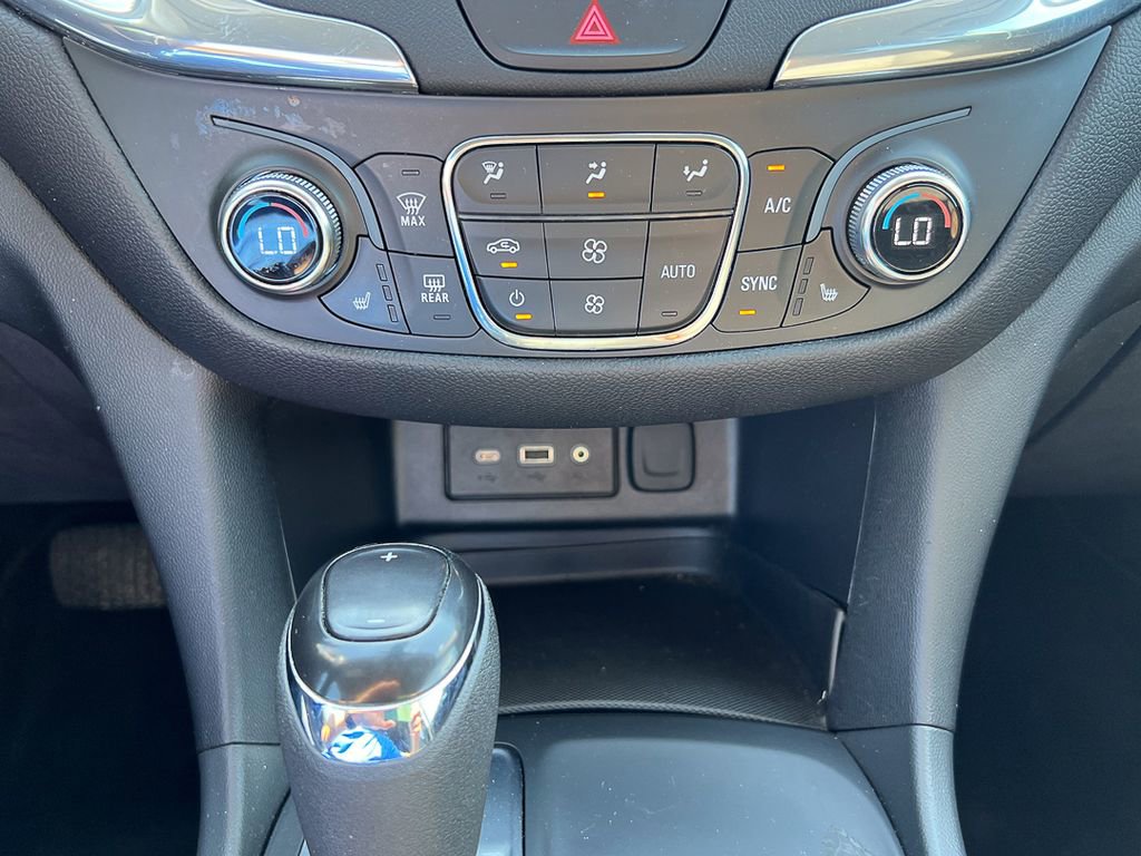 Used 2020 Chevrolet Equinox LT FWD image 22