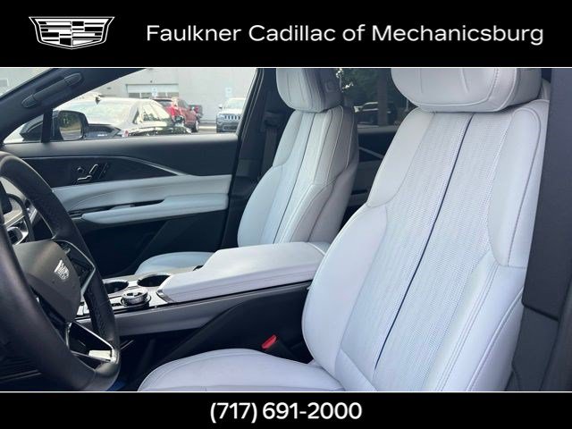 Used 2024 Cadillac Lyriq Luxury w/ LPO, Floor Liner Package AWD/4WD image 19