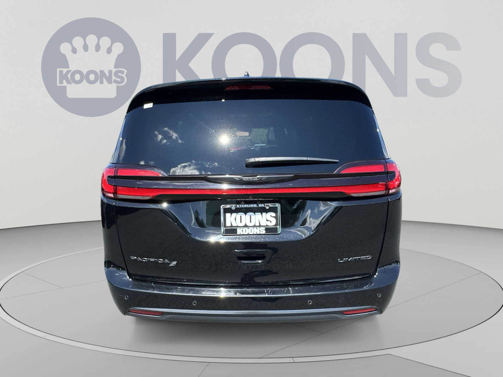 Used 2025 Chrysler Pacifica Limited FWD image 15
