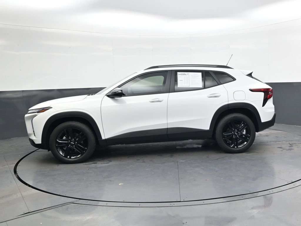 Used 2025 Chevrolet Trax ACTIV w/ Sunroof Package image 8
