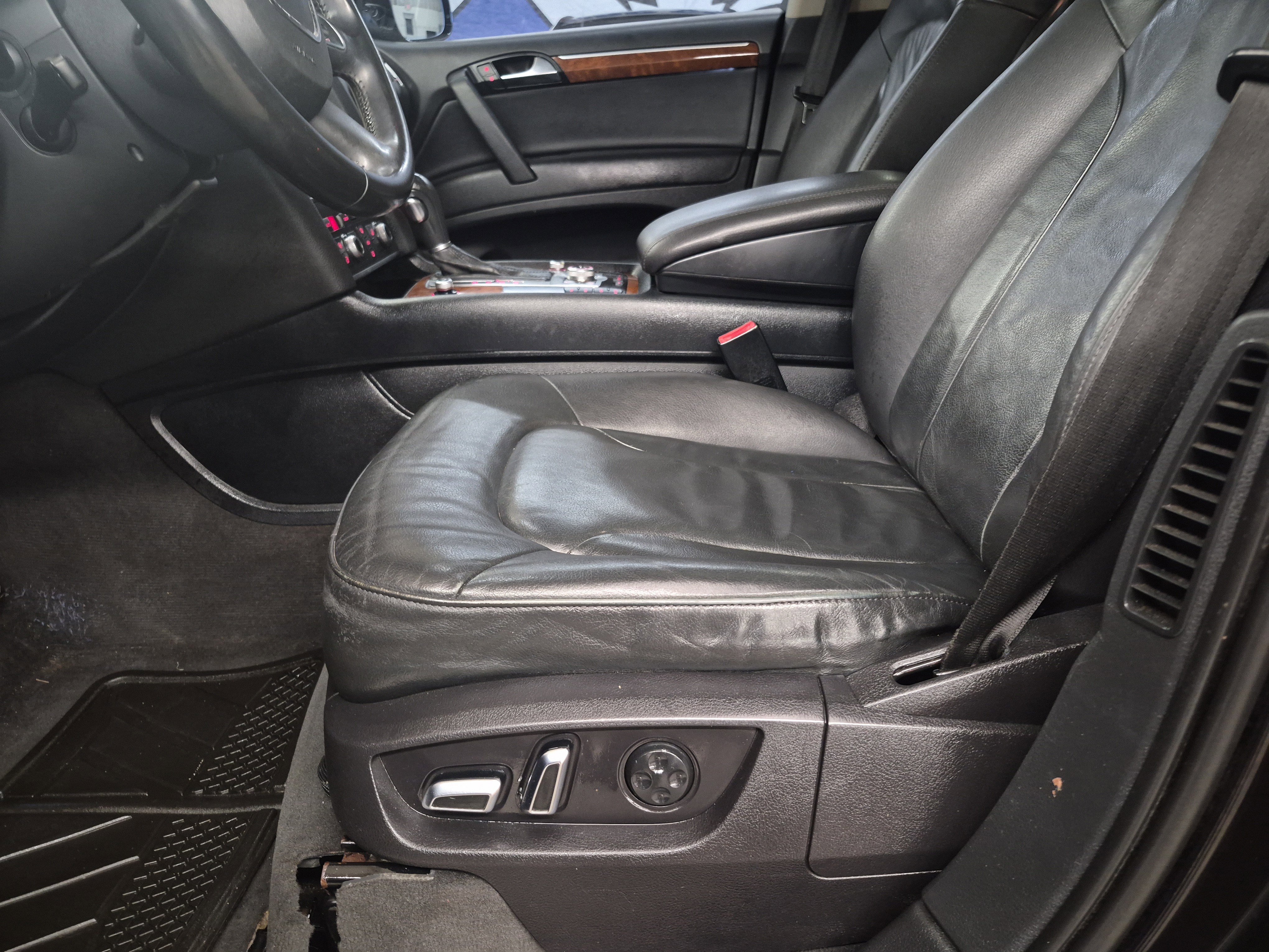 Used 2010 Audi Q7 3.6 Premium Plus AWD/4WD image 14