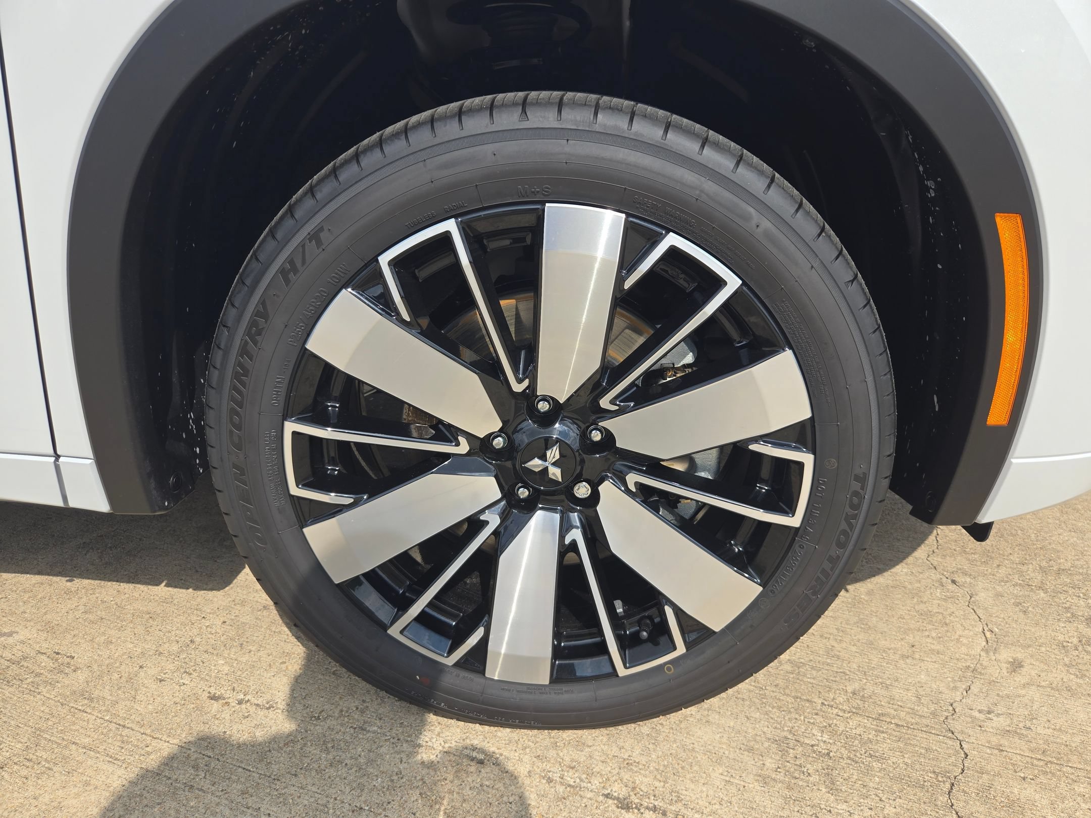 New 2026 Mitsubishi Outlander SEL FWD image 27