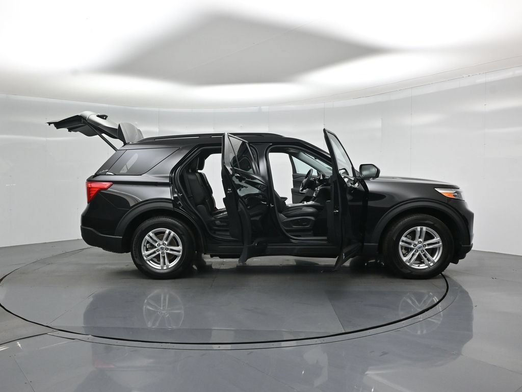 Certified 2023 Ford Explorer XLT w/ Equipment Group 202A RWD image 5
