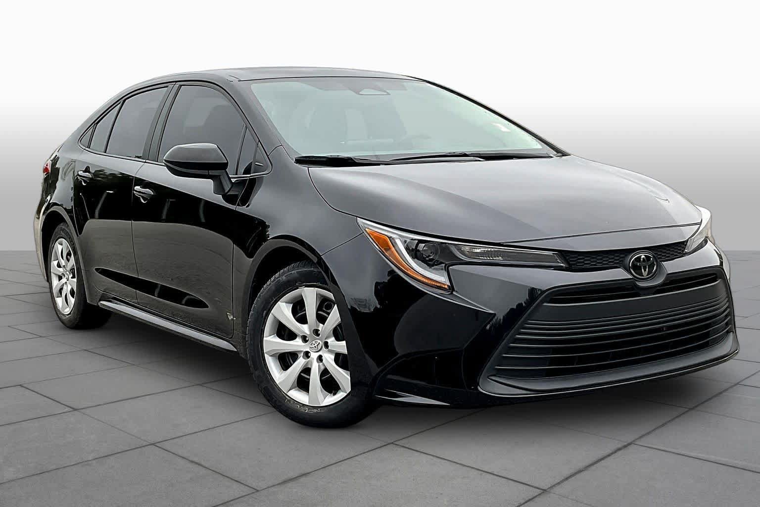 Used 2024 Toyota Corolla LE FWD image 3