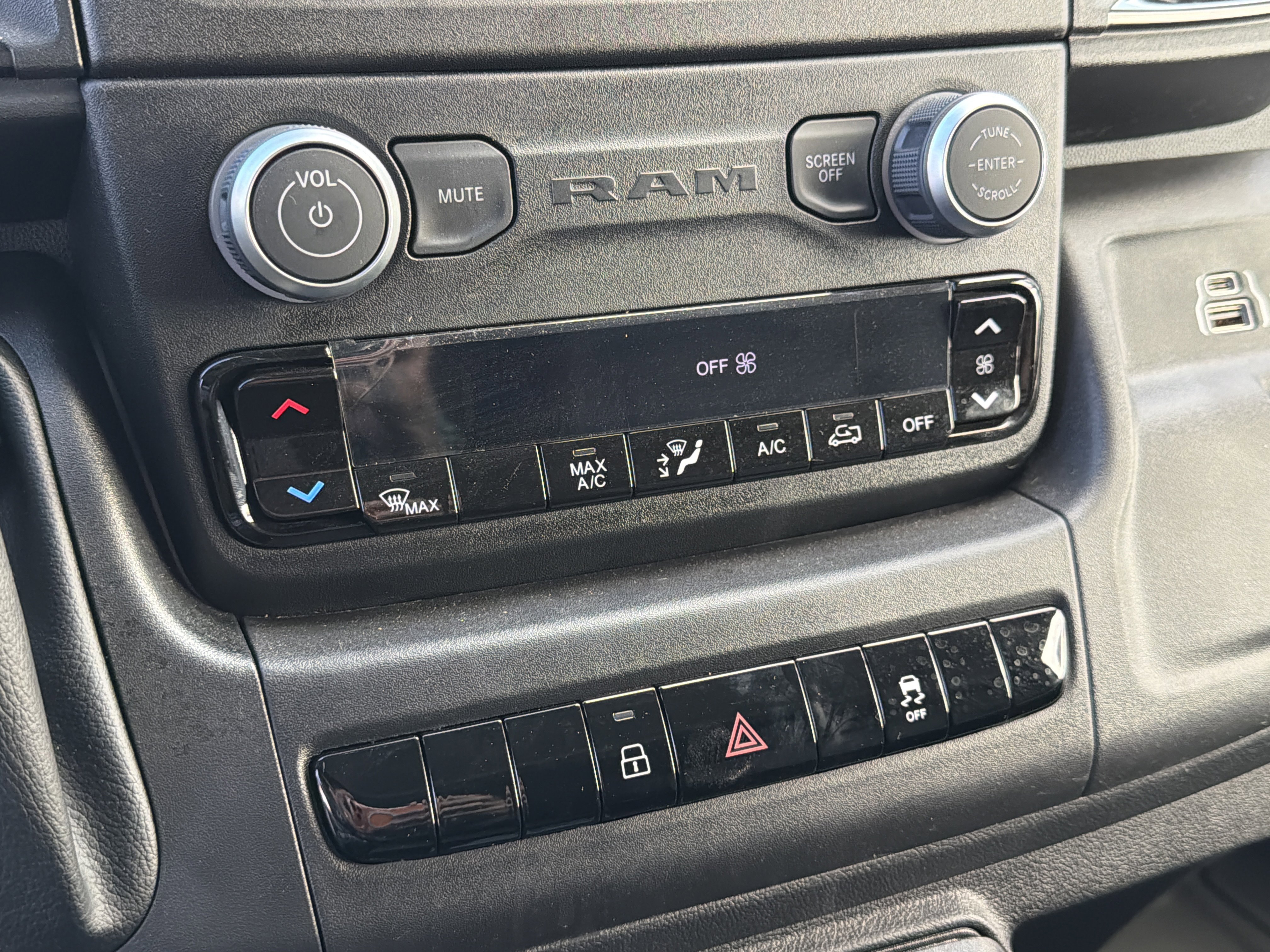 Used 2025 RAM ProMaster 2500 image 30