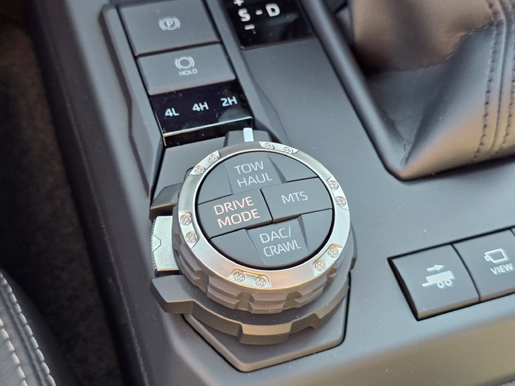 New 2026 Toyota 4Runner TRD Off-Road Premium w/ Tow Technology Package AWD/4WD image 8