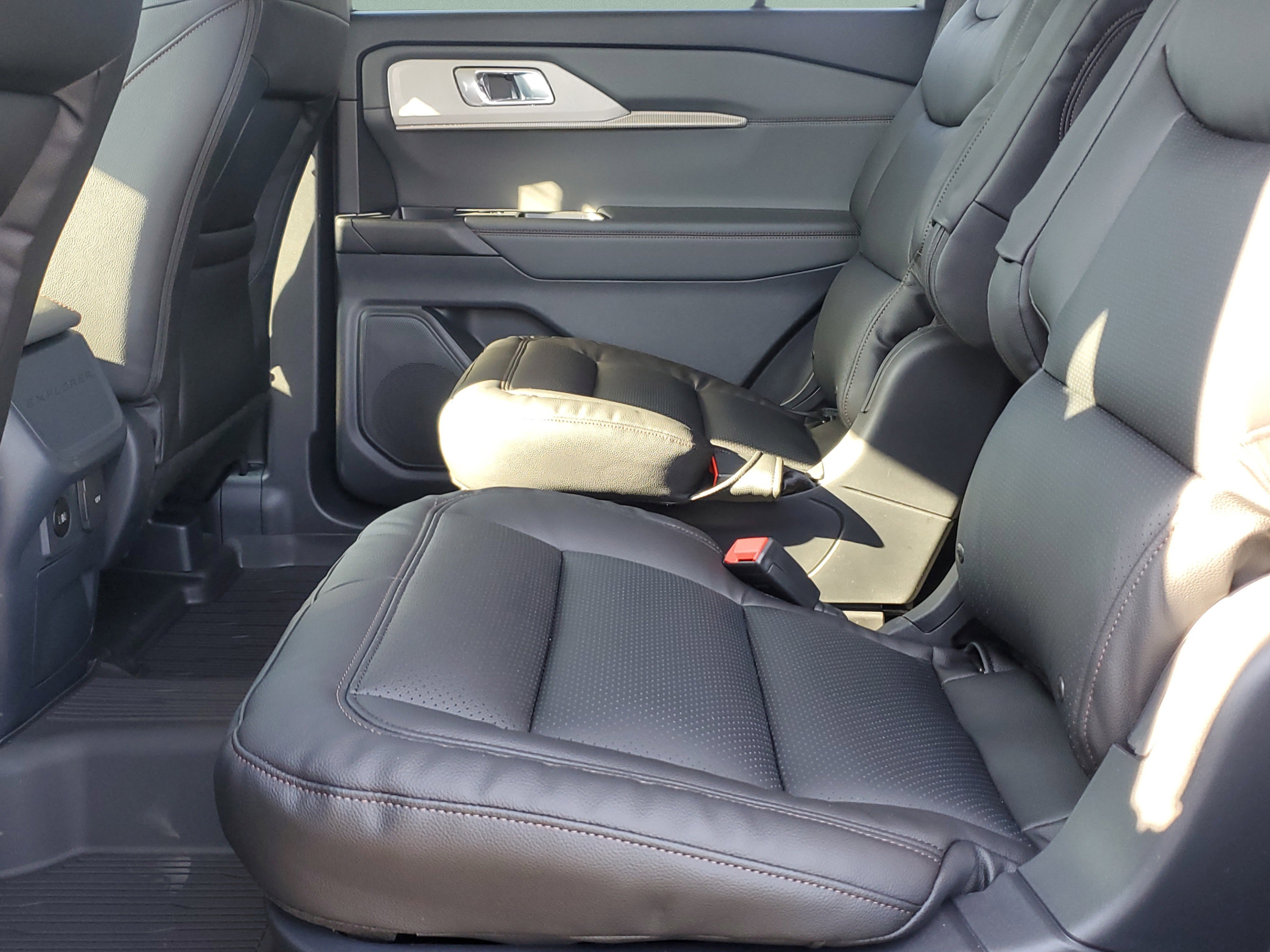 New 2026 Ford Explorer Active AWD/4WD image 27