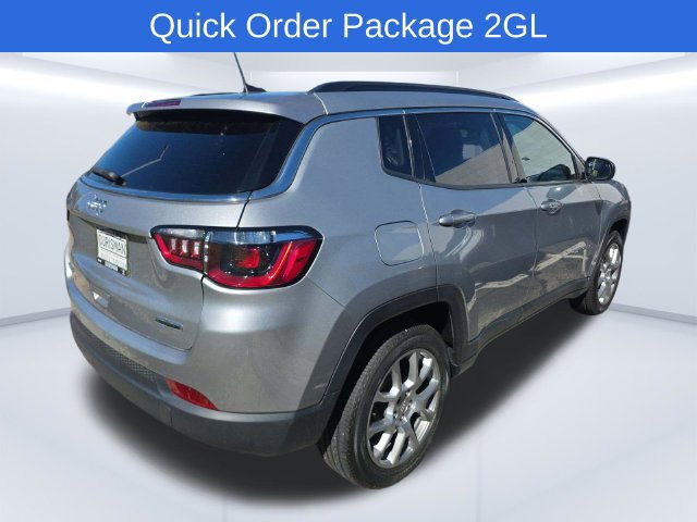 Used 2022 Jeep Compass Latitude AWD/4WD image 2