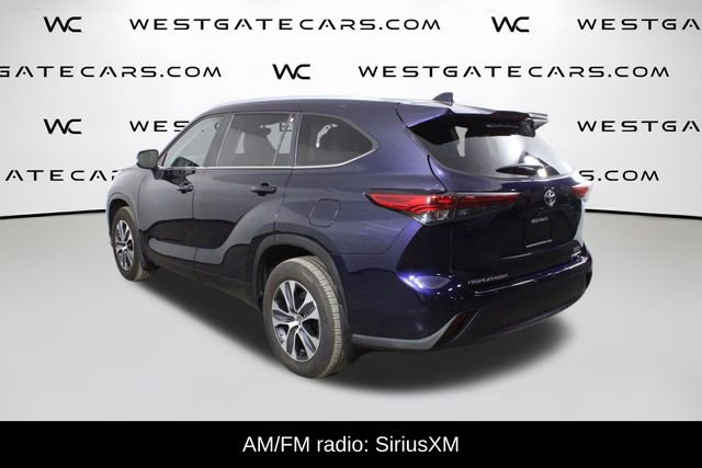 Used 2023 Toyota Highlander XLE image 5