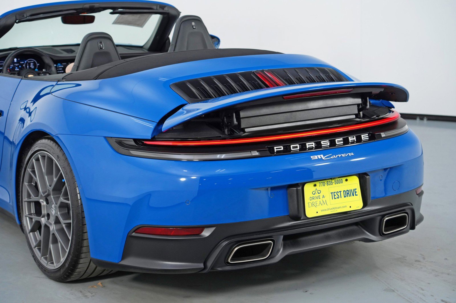 Used 2025 Porsche 911 Carrera RWD image 56