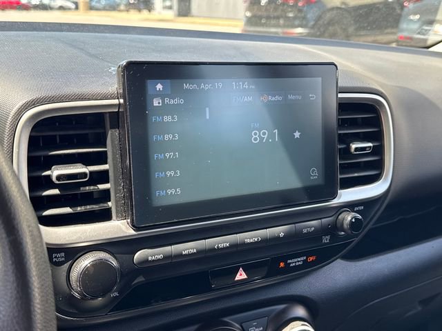 Used 2020 Hyundai Venue SEL image 19