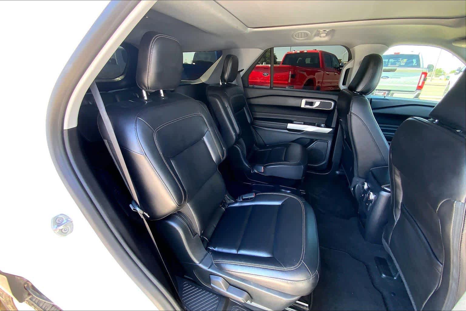 Used 2021 Ford Explorer XLT w/ Equipment Group 202A AWD/4WD image 20