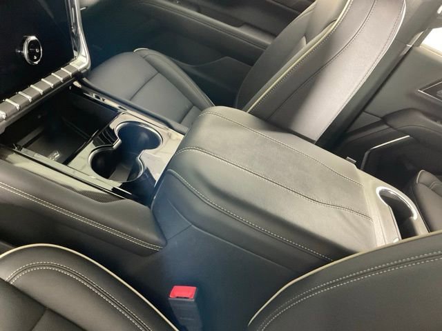 Used 2025 GMC Yukon Elevation image 14