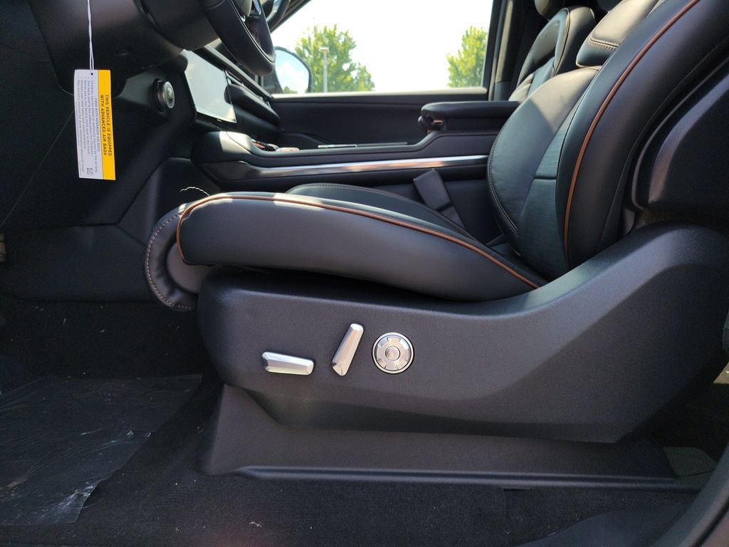 New 2027 Lincoln Navigator Black Label AWD/4WD image 19