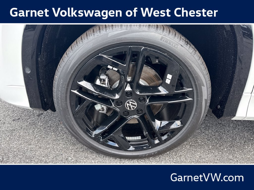 New 2026 Volkswagen Tiguan SE R-Line AWD/4WD image 9