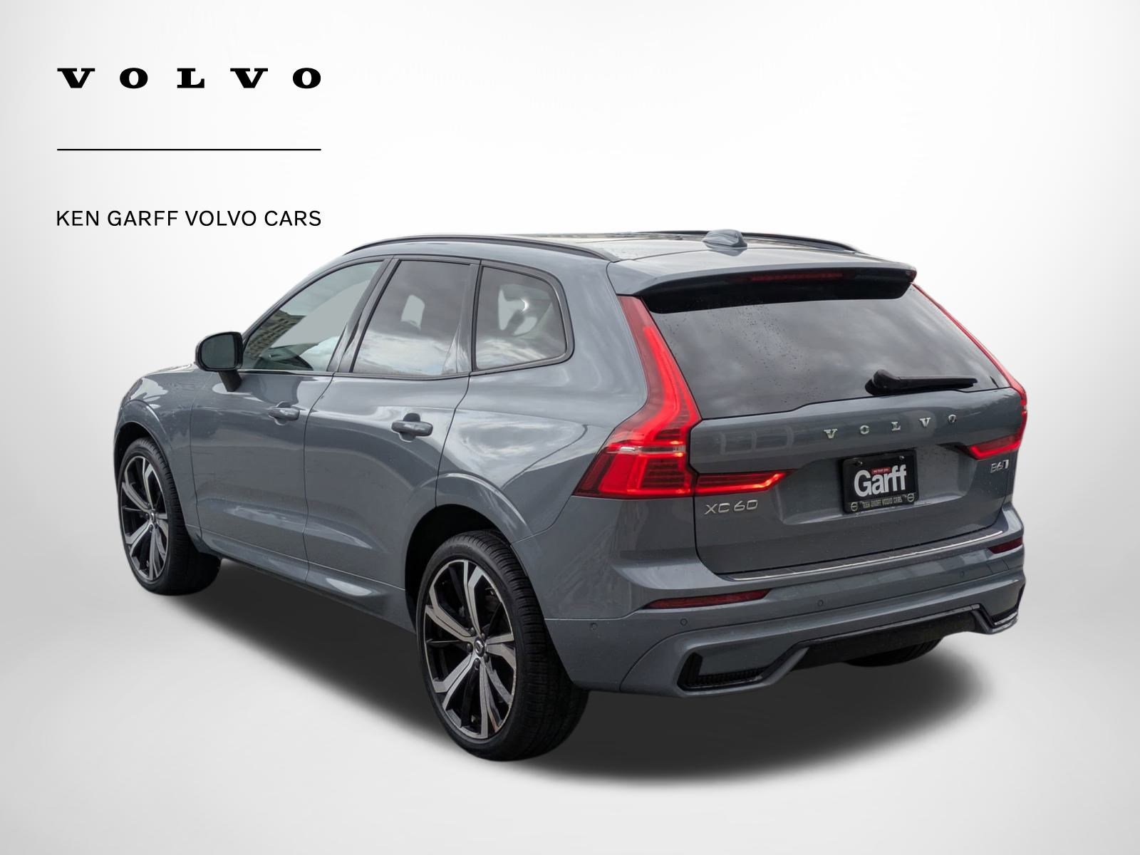 Certified 2023 Volvo XC60 B6 Ultimate w/ Protection Package Premier image 5
