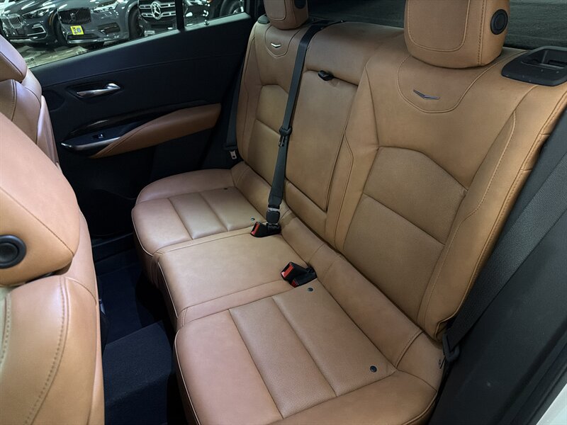 Used 2021 Cadillac XT4 Premium Luxury FWD image 27