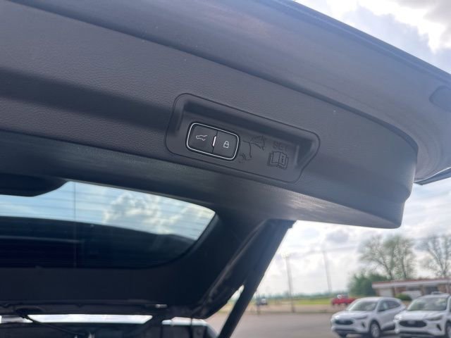 Used 2023 Ford Explorer XLT w/ Equipment Group 202A RWD image 23