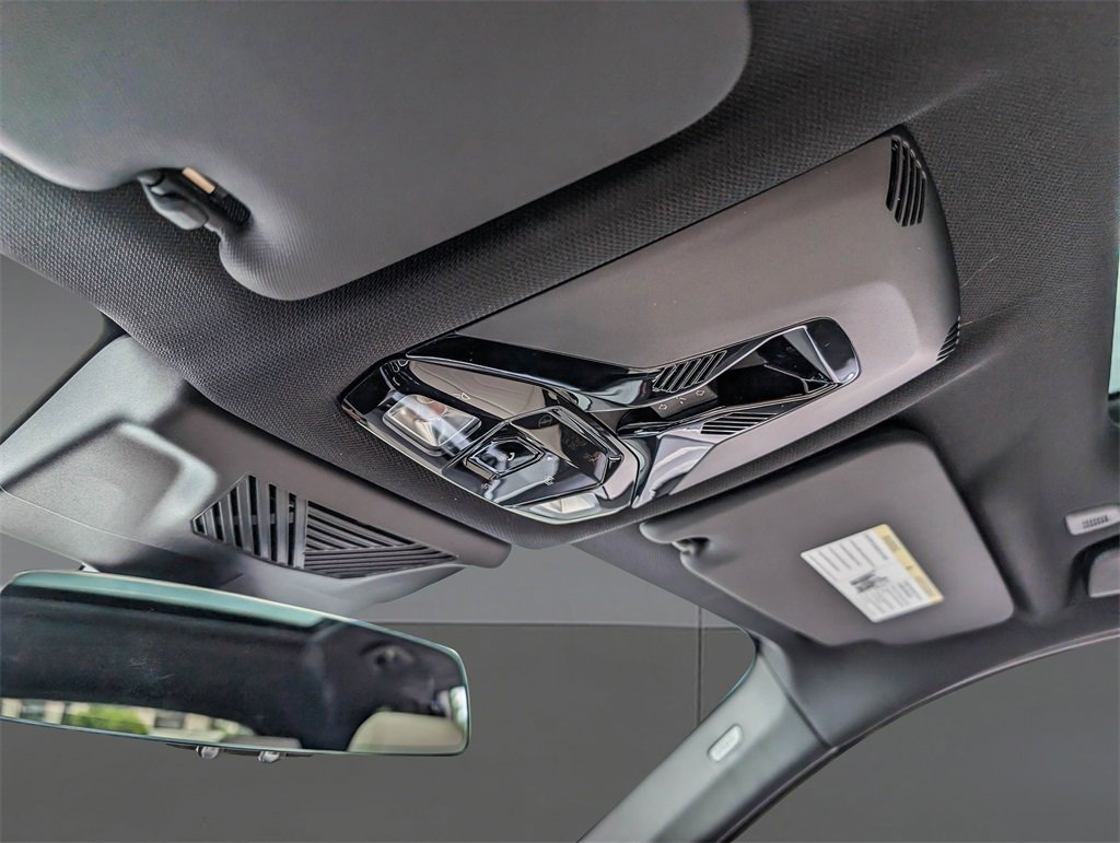 New 2025 BMW X1 xDrive28i w/ Technology Package image 31