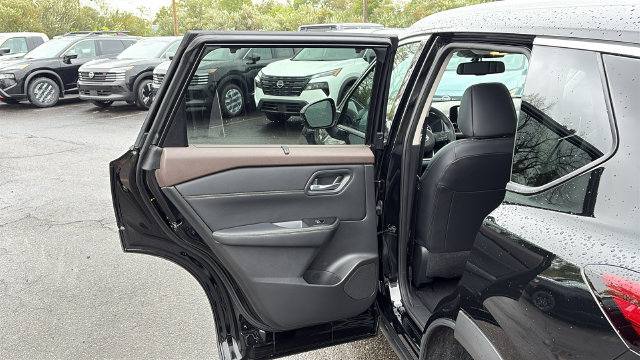 Certified 2023 Nissan Rogue SL w/ SL Premium Package AWD/4WD image 22