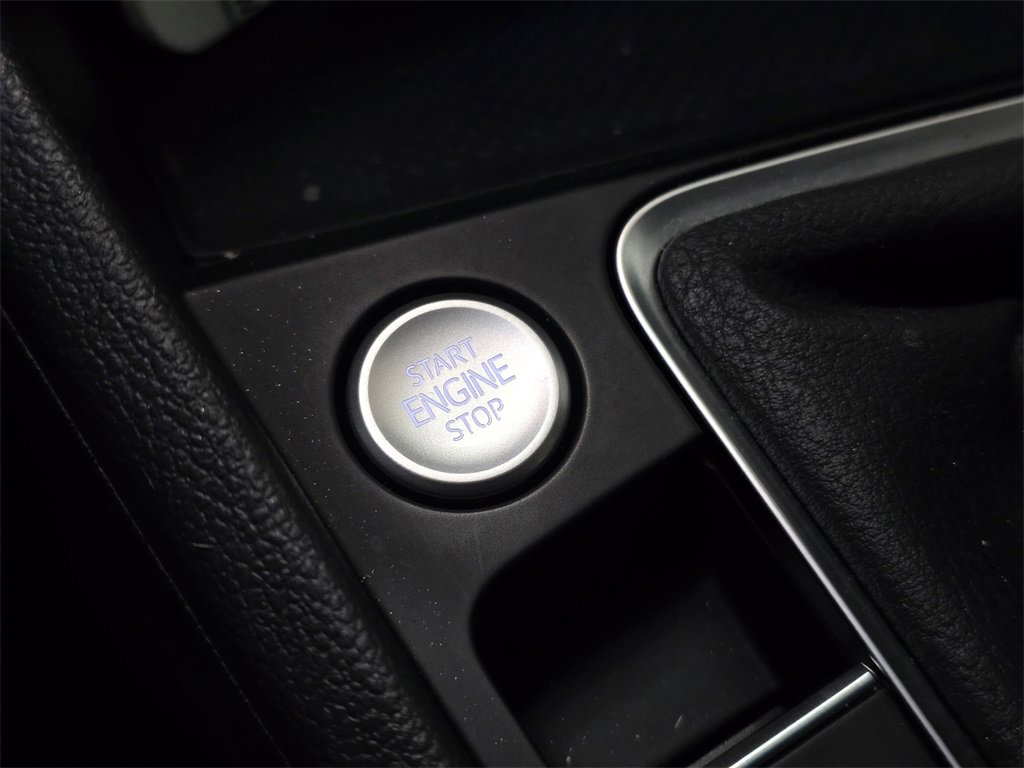 Used 2023 Volkswagen Jetta SE w/ Panoramic Sunroof Package image 31