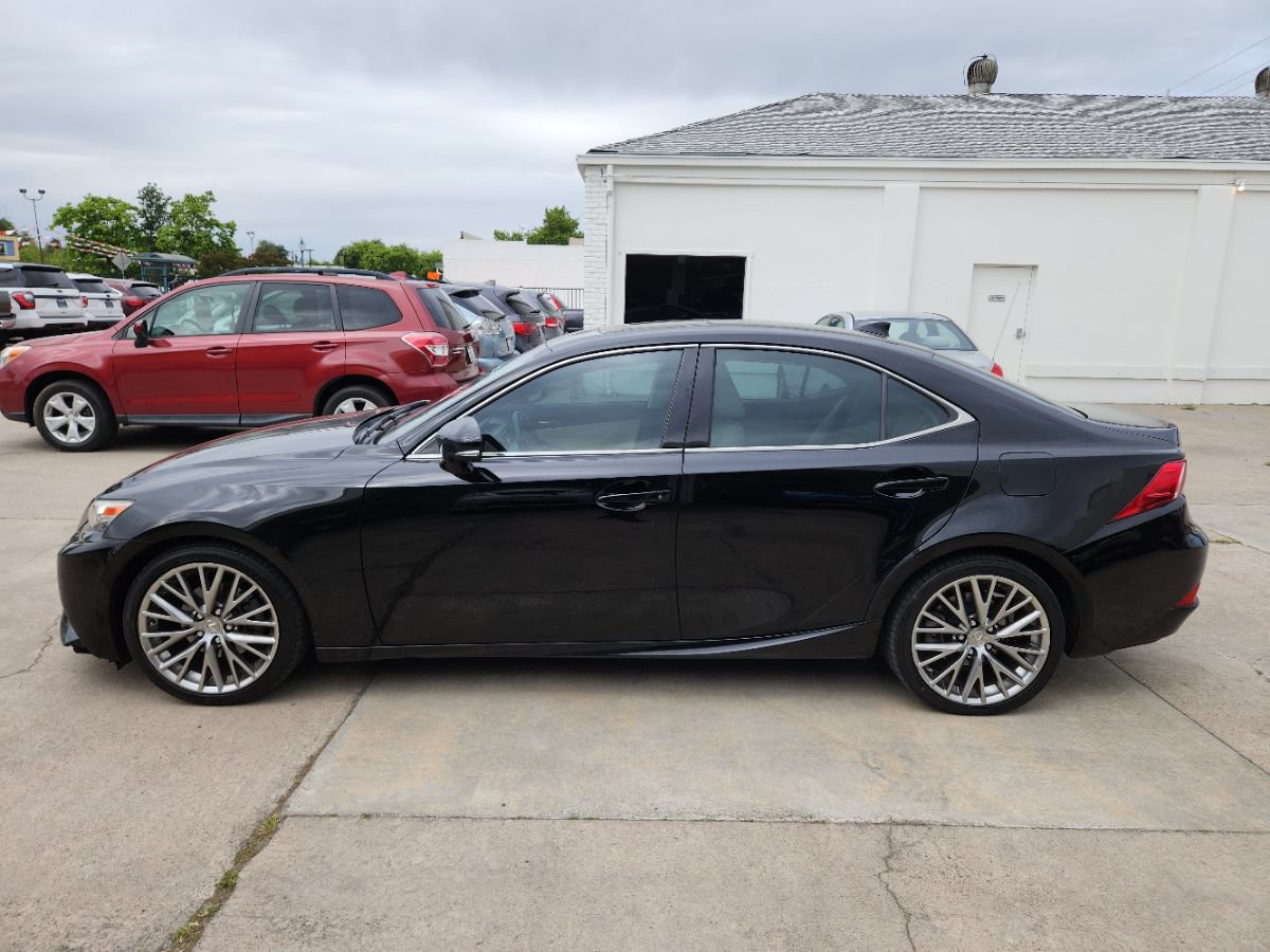 Used 2014 Lexus IS 250 w/ Navigation Package RWD image 3